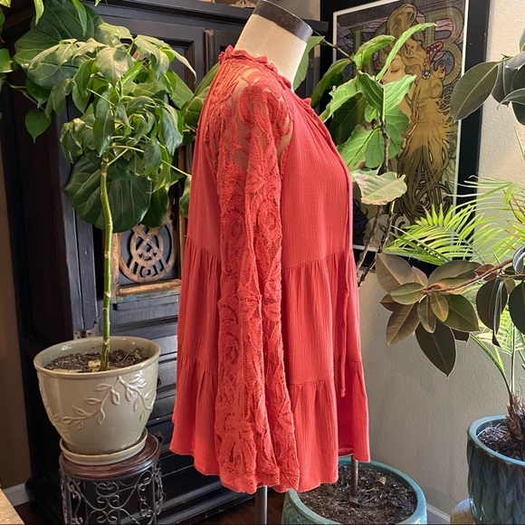 Altar’d State Burnt Orange Lace Contrast Peasant - Picture 4 of 12